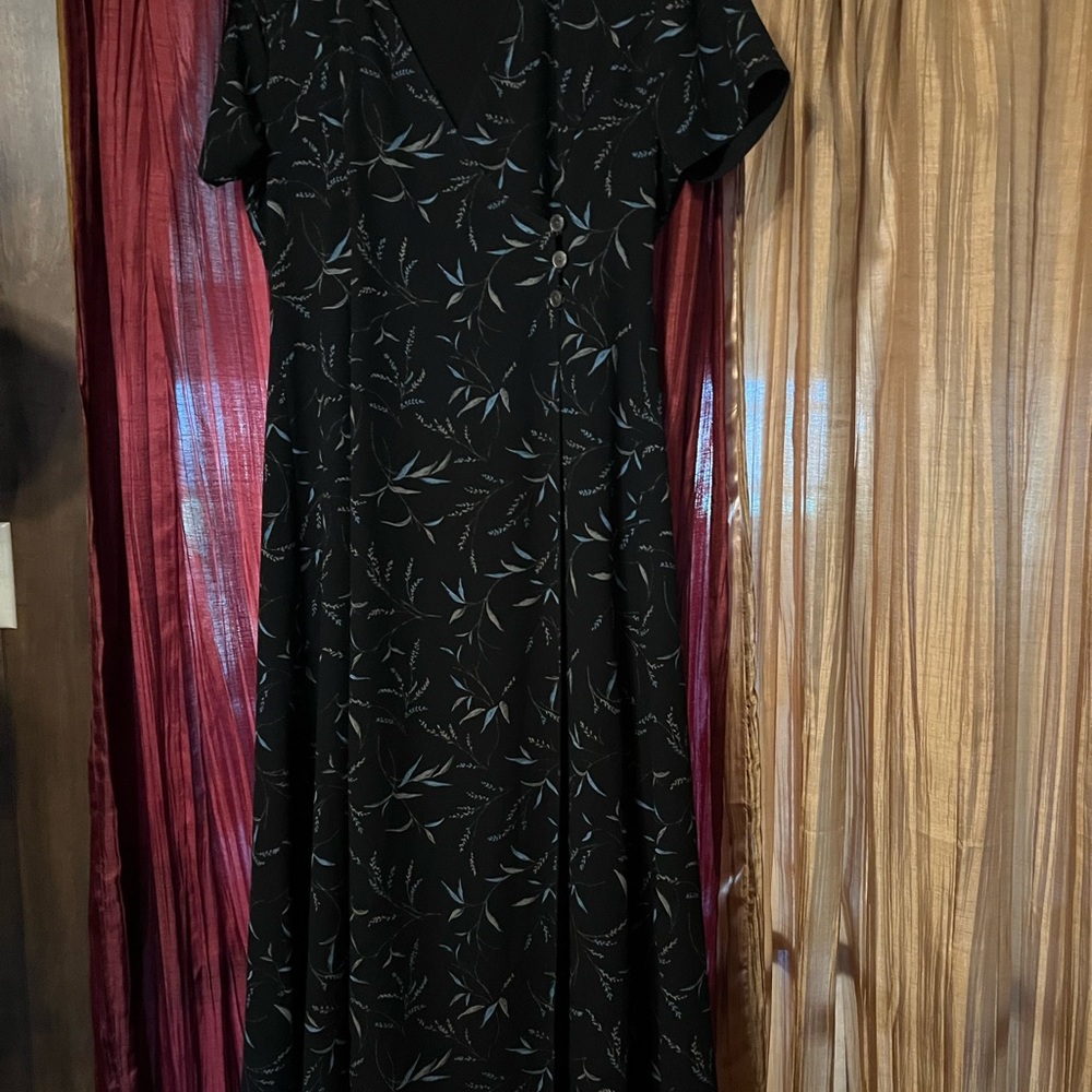 Black Floral-Print V-Neck Women’s Dress
